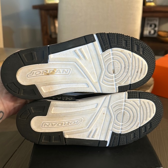 Jordan Legacy Low - Picture 6 of 9